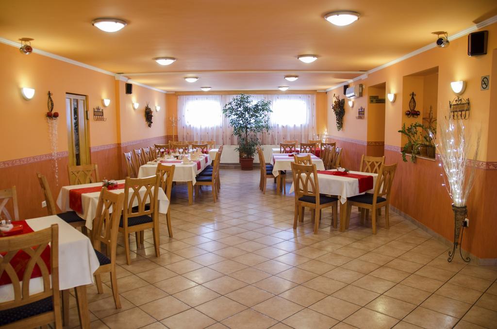 德布勒森 Arany Patko Panzio酒店 外观 照片